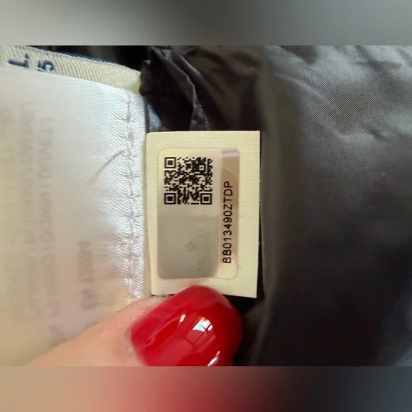 Moncler Women's Black Down Coat size 0 - Picture 6 of 10